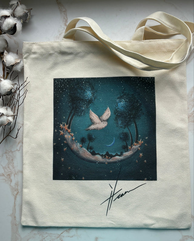 Snowy Owl tote bag