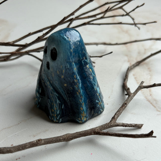 Clay Ghostie, blue floral